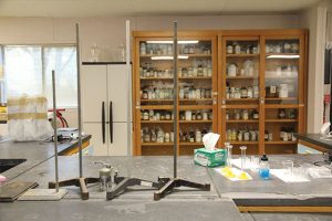 A chemistry classroom still has a sink, lab benches and cabinets of chemicals similar to the science building chemistry classrooms. Photo by Emily Yeh