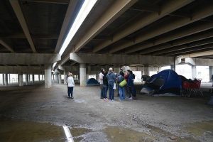 AN EYE OPENING EXPERIENCE Hockaday students visited the members of the homeless community in downtown Dallas.  PHOTO PROVIDED BY KRISTI ROYE  